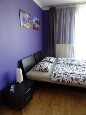 Отель Globetrotters' Apartment  Краков